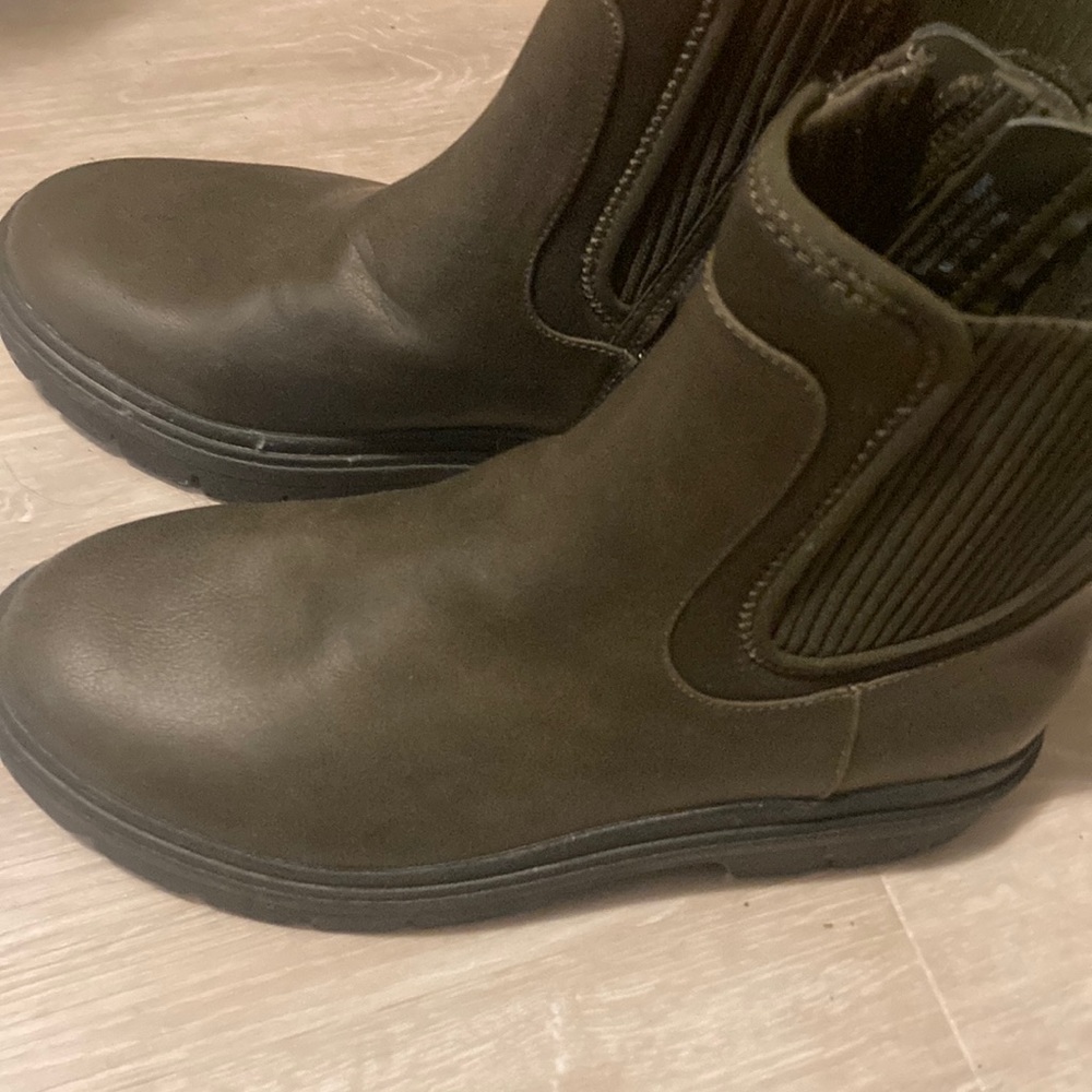 Dr scrolls lightweight boot, zip close